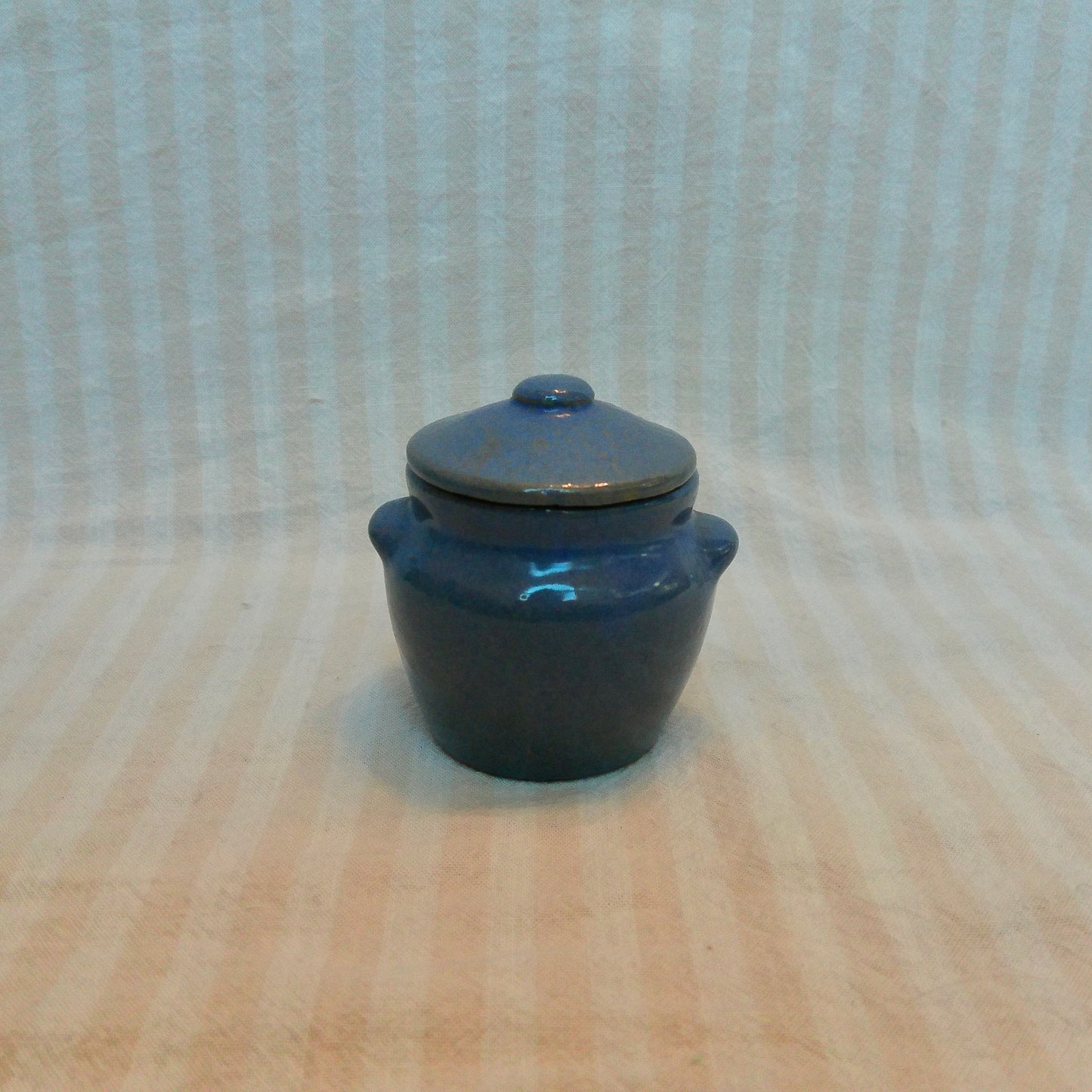 19 Dutchess Cheese NY Small Crock with Lid
